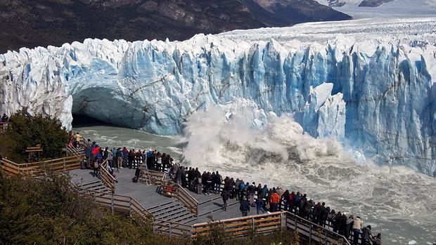 Espectacular Derrumbe Del Caracteristico Puente Del Glaciar Perito Moreno Republica Com