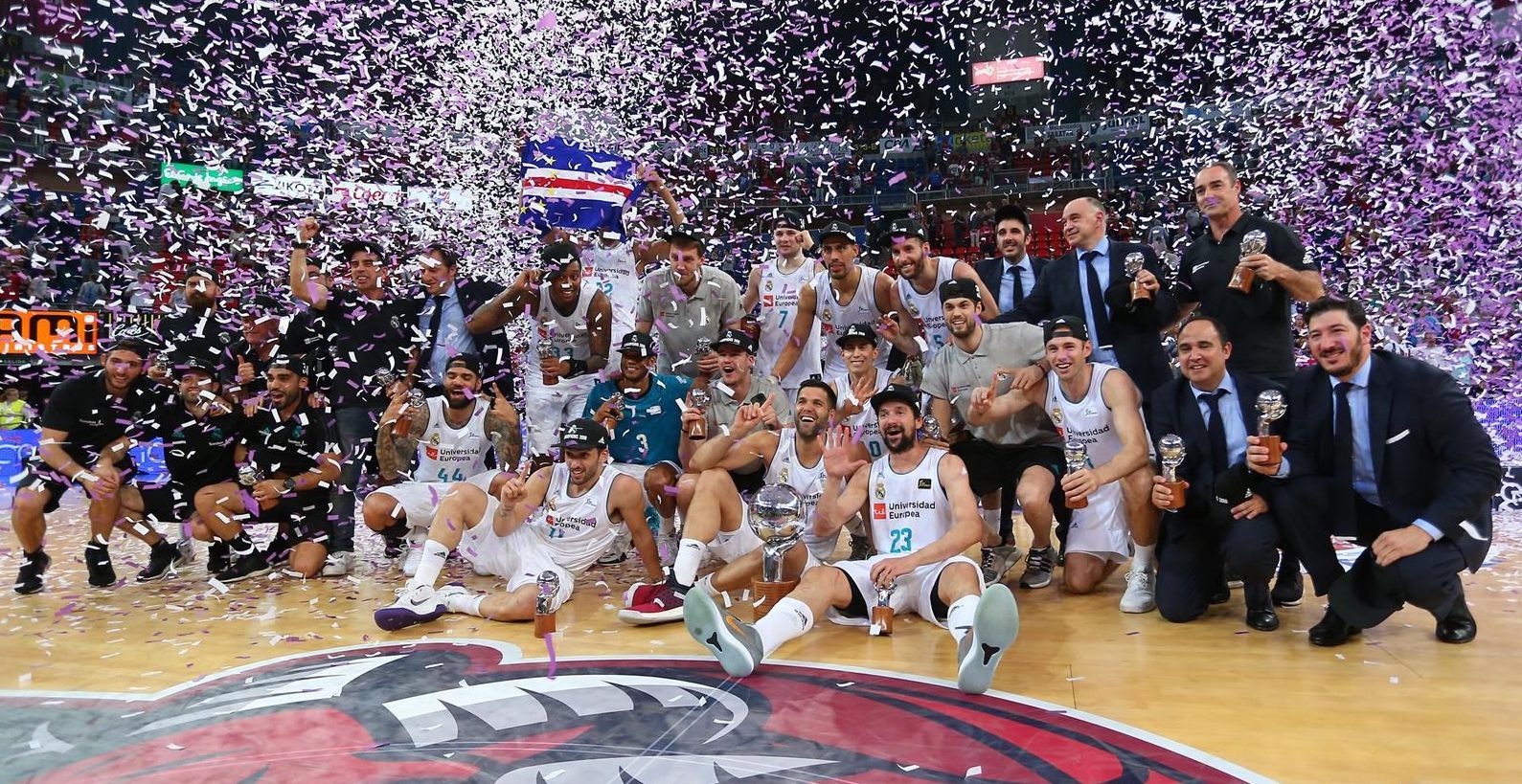 El Real Madrid Conquista La Liga De Baloncesto Y Firma Un Hist Rico Doblete Republica Com