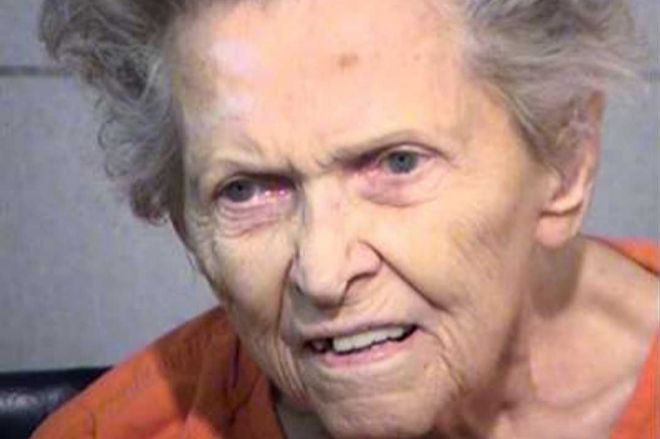 Una mujer de 92 años mata a su hijo para no ir a una residencia en EEUU