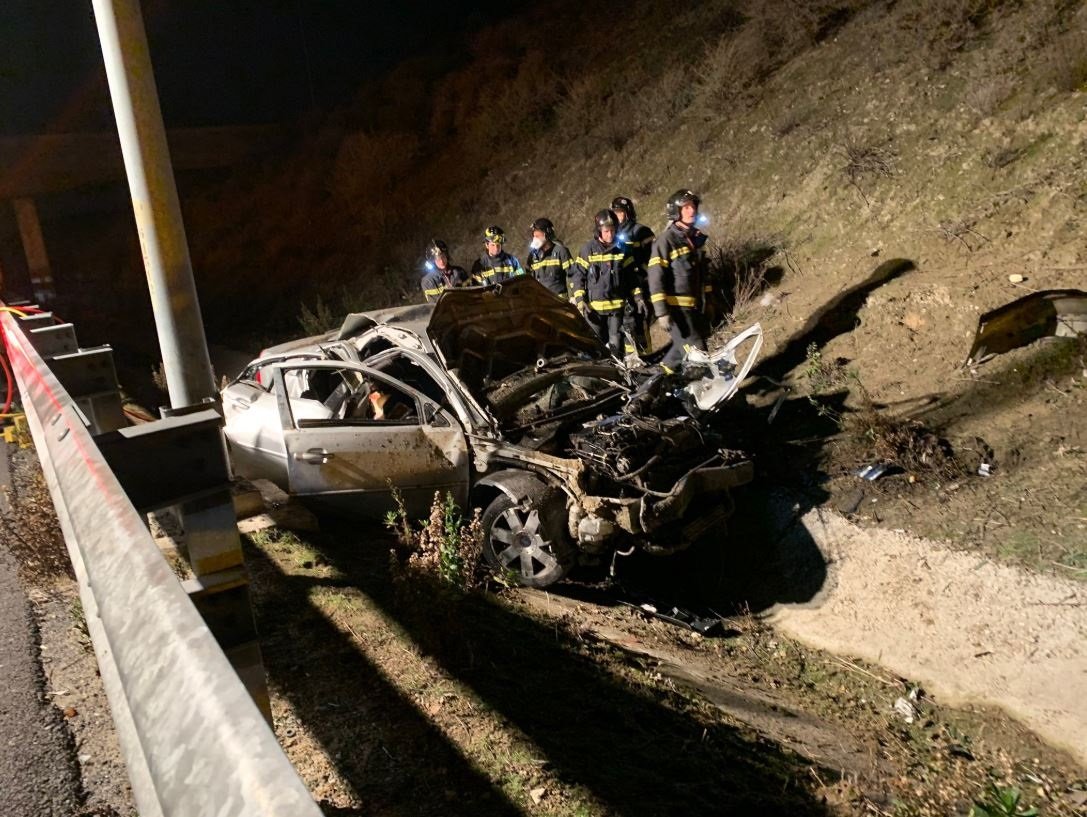 la misma edad, ha resultado herido de gravedad en un accidente de tráfico o...