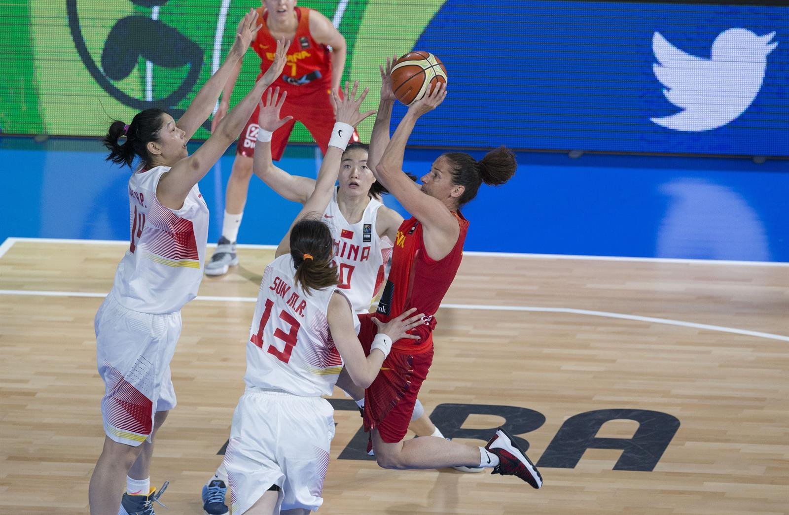 La selección española femenina busca su quinto billete olímpico ante China