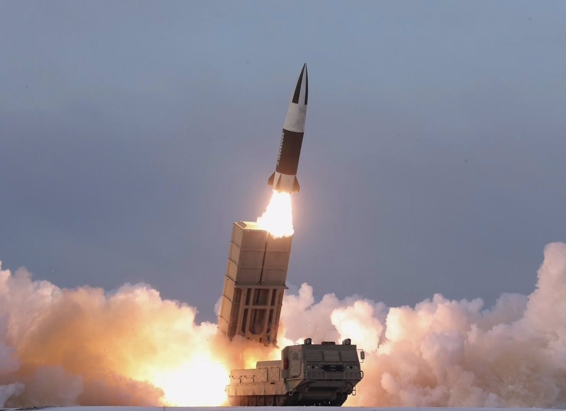 Atacms ракета. Атакмс ракета. HIMARS atacms. Северокорейская ракета KN-24.