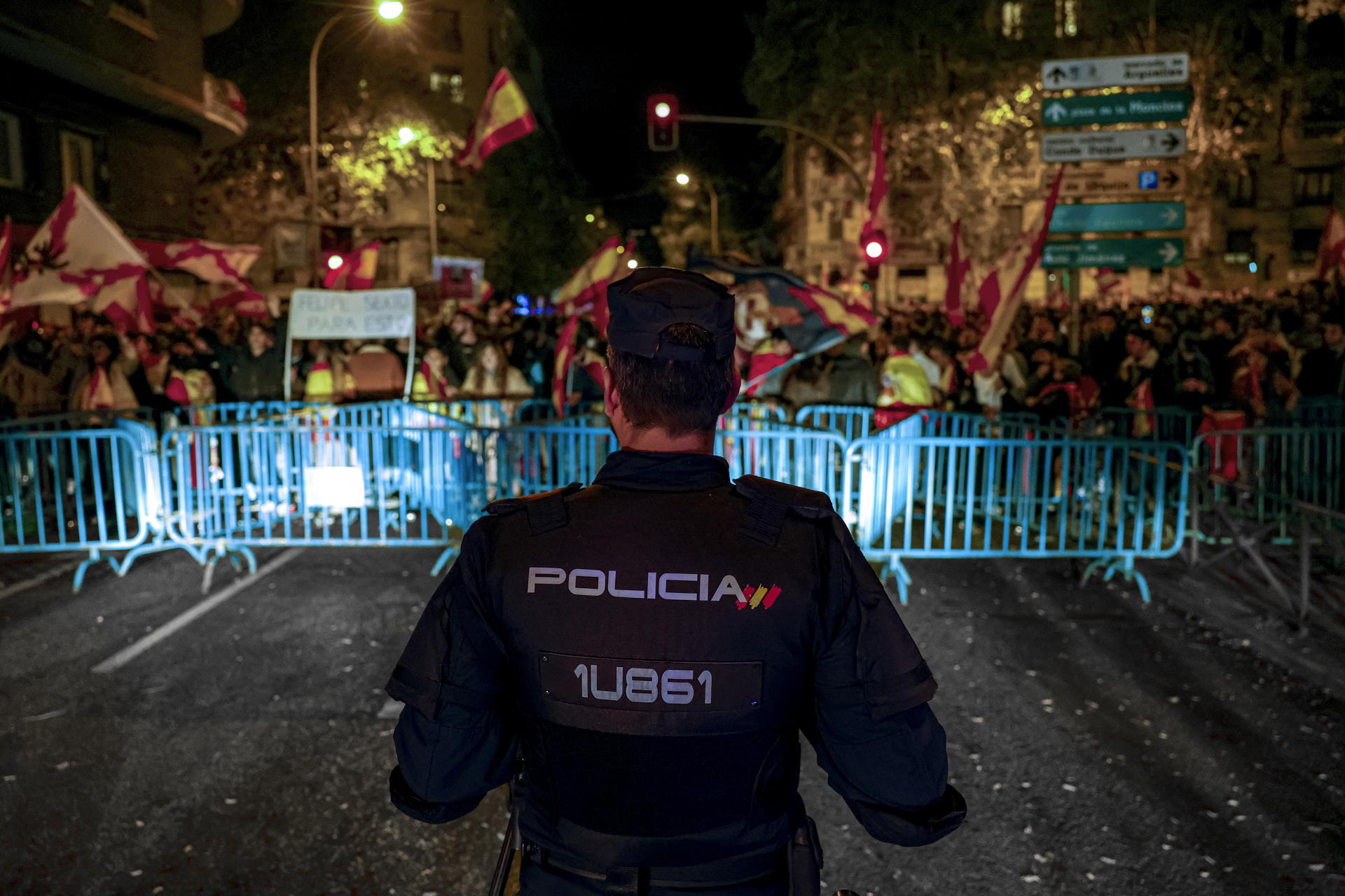 Más de mil personas protestan contra la amnistía por décima noche en Ferraz