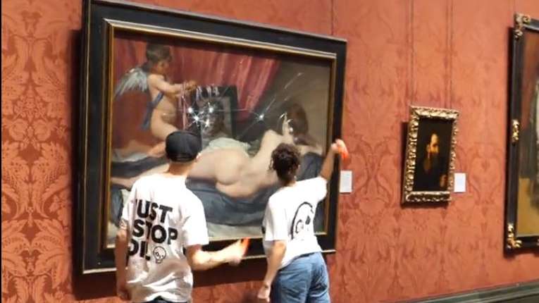 Dos activistas climáticos atacan a martillazos un cuadro de Velázquez en Londres - Republica.com